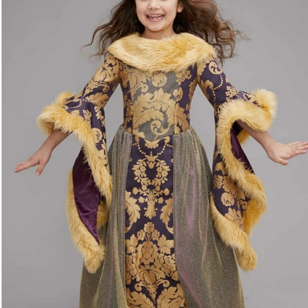 ISO medieval size 8 dress!